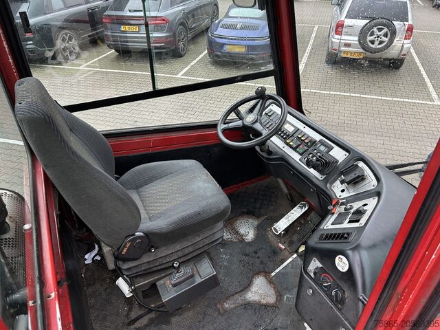 Estándar-SZM Terberg YT 182 Terminal Tractor / Airco / Allison