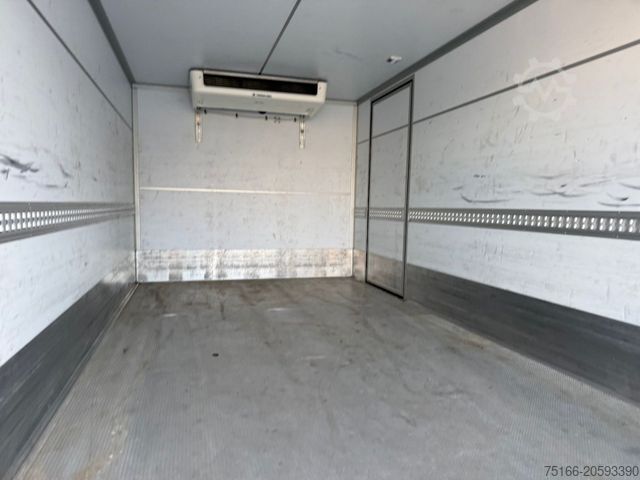 Hűtőfelépítményes furgon MERCEDES-BENZ ATEGO 821 L Kühlkoffer 5 m LBW 1 to.*THERMO*E6D