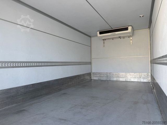 Hűtőfelépítményes furgon MERCEDES-BENZ ATEGO 821 L Kühlkoffer 5 m LBW 1 to.*THERMO*E6D