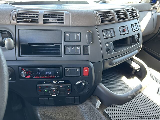 Walizka DAF CF 230 FA / 543 dkm / Tacho V2 / Box / Schuifze...