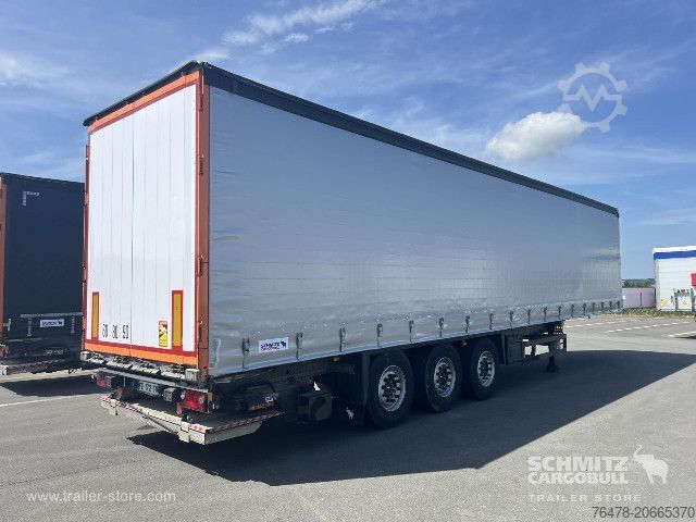 Öppen semitrailer med kapell Schmitz Cargobull Curtainsider Standard Taillift