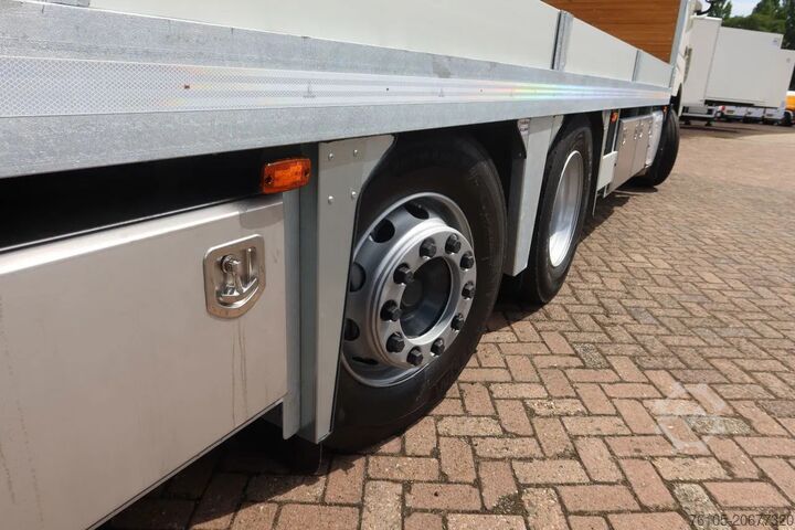 Trasportatore di auto DAF XF 106.480 106 XF 480