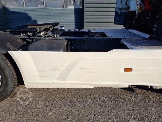 Tracteur routier standard DAF XF