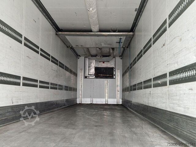 Semi-remorque frigorifique Schmitz Cargobull FRIGORIFIQUE + HAYON