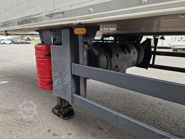 Semi-remorque frigorifique Schmitz Cargobull FRIGORIFIQUE + HAYON