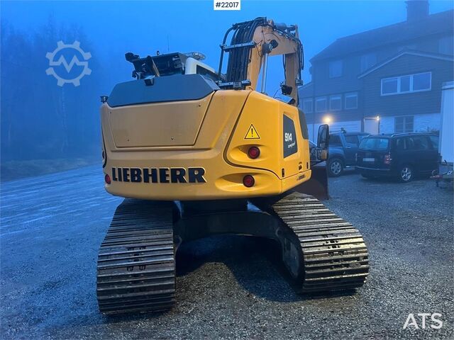 Grävmaskin med larvband Liebherr R914 k STD excavator w/ rototilt, sanding bucket a