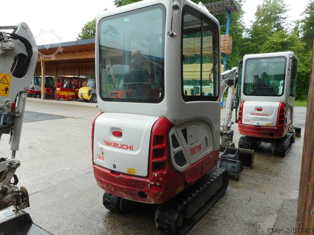 Minibagr Takeuchi TB 216 mit POWERTILT