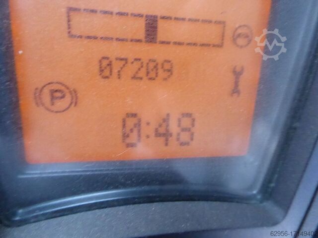 Stivuitor electric cu 4 roți Linde E30HL-01/600