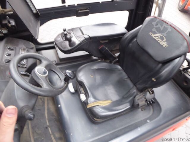 Stivuitor electric cu 4 roți Linde E30HL-01/600