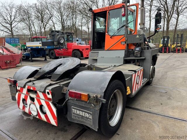 Ciągnik terminalowy Terberg TT222