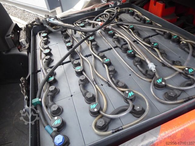 Stivuitor electric cu 4 roți Linde E20PL-02