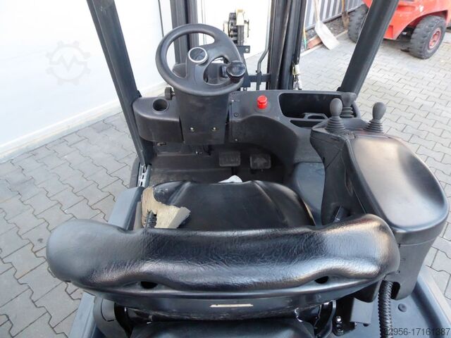 Elektryczny wózek widłowy 4-kołowy Linde E20L-02