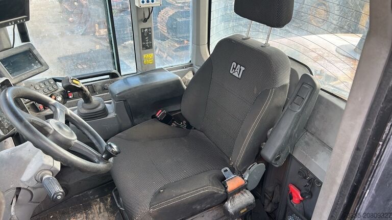 Rakodógép Caterpillar 930M