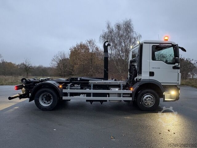 Hákový nosič kontejnerů man TGM 15.290 BL Abrollkipper AHK