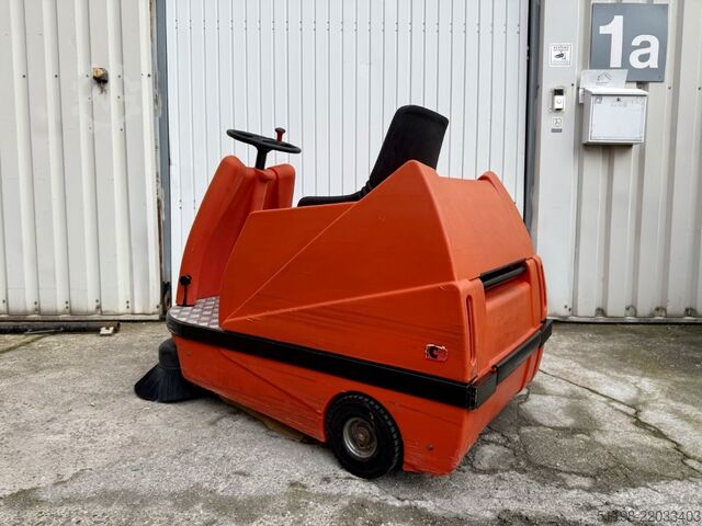 Sedadlový zametací a sací stroj Stolzenberg Twin Top TT 1100 / E Aufsitzkehrmaschine