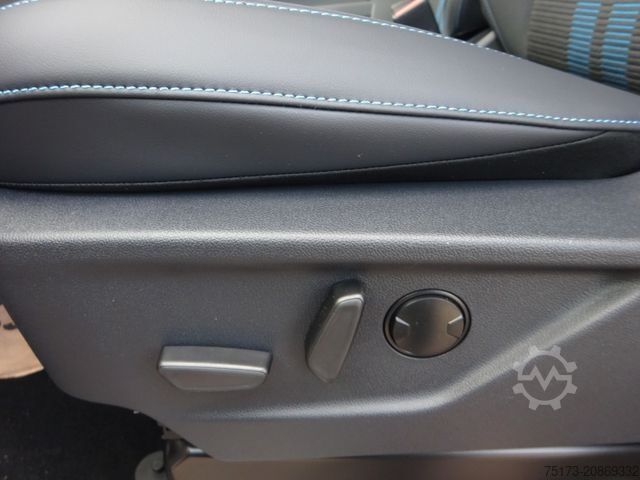 Minibus FORD Tourneo Custom L1 Sport PHEV AHK Exklusiv 360Kam