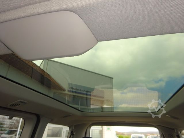 Minibus FORD Tourneo Custom L1 Sport PHEV AHK Exklusiv 360Kam