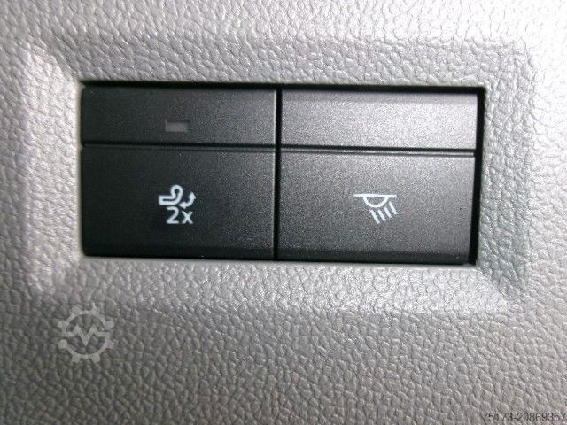 Minibus FORD Tourneo Custom L1 Sport PHEV AHK Exklusiv 360Kam