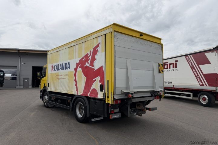 Camión plataforma con toldo Scania P230 LB 4x2 Plane/HB / Swiss-Vehicle