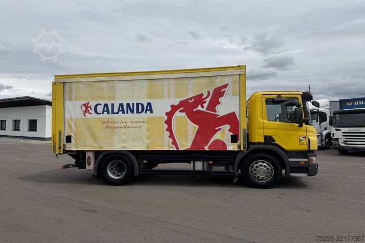 Camión plataforma con toldo Scania P230 LB 4x2 Plane/HB / Swiss-Vehicle