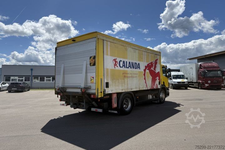 Camión plataforma con toldo Scania P230 LB 4x2 Plane/HB / Swiss-Vehicle
