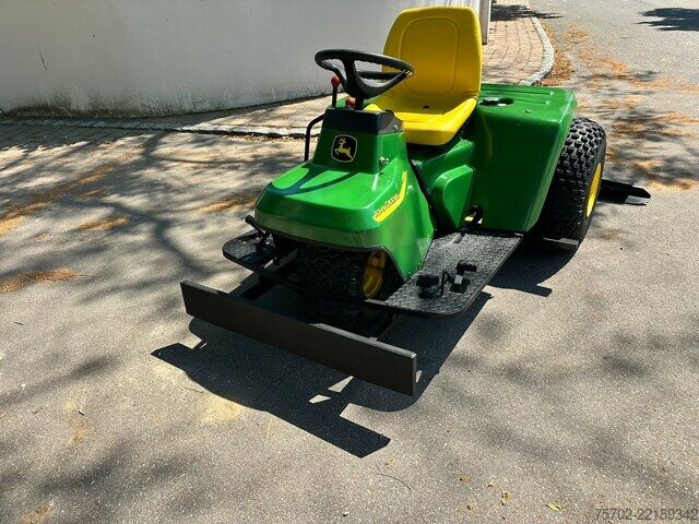 Varevogn John-Deere 1200A Bunkerharke Motorrechen