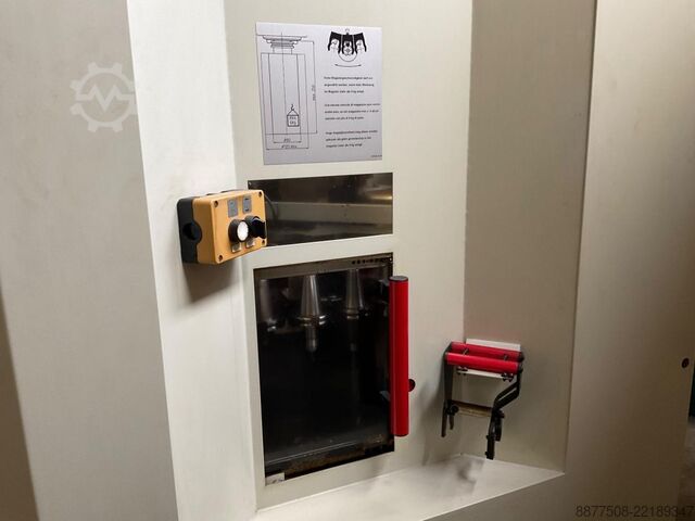 Vertikales Bearbeitungszentrum HERMLE C 600 V