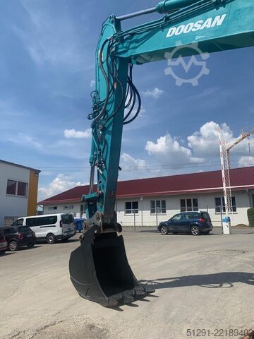 Pásový bagr DOOSAN DX255LC