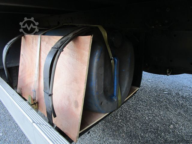 Flaklastbil med kapell MERCEDES-BENZ TGL 12.210 L *LBW+2xAHK+Luft+6,10m+3-Sitze*