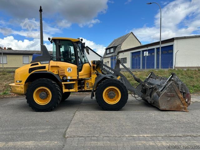 Ładowarka kołowa VOLVO L 50 H / Waage WK 60 / Schnellwechsler