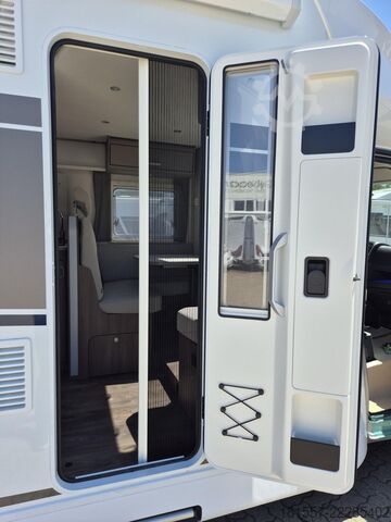 Caravana semiintegrada CARADO pro+ T 447 Hubbett / Markise