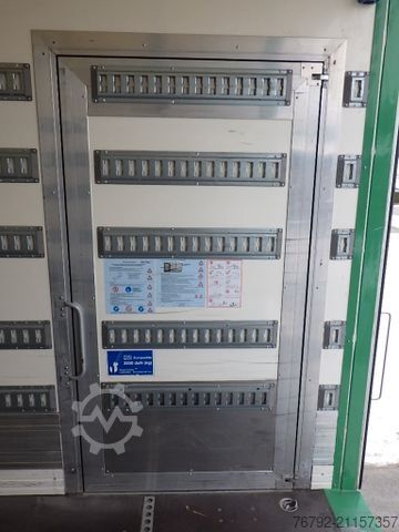 Skříňový nákladní automobil MERCEDES-BENZ 1827 L Actros Koffer 7,3m/LBW/Seitentür/AHK/Klim