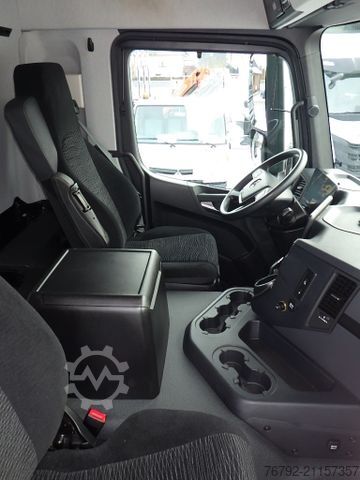 Skříňový nákladní automobil MERCEDES-BENZ 1827 L Actros Koffer 7,3m/LBW/Seitentür/AHK/Klim