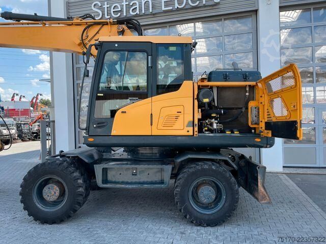 Radbagger Hyundai HW 180 / 3.054h / hydr. Grabenräumer / Klima