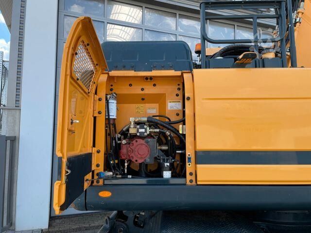 Radbagger Hyundai HW 180 / 3.054h / hydr. Grabenräumer / Klima