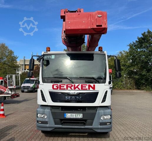 Op vrachtwagen gemonteerd platform Ruthmann T400