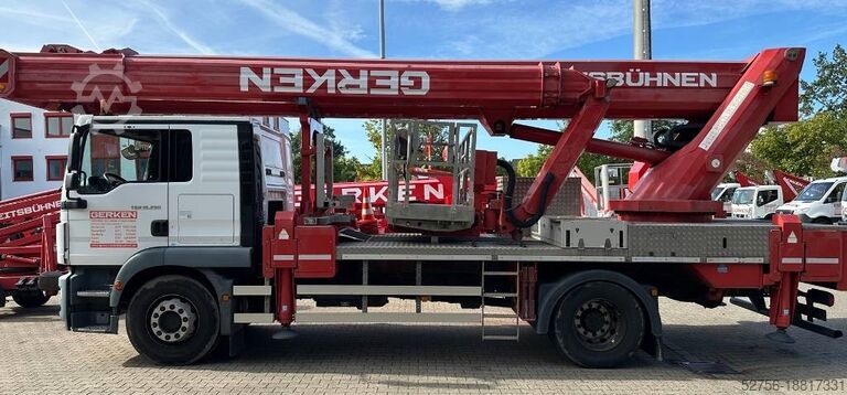 Op vrachtwagen gemonteerd platform Ruthmann T400