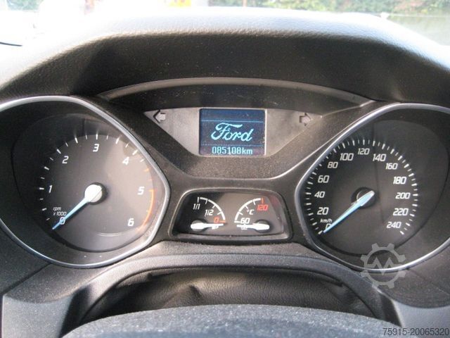 Feuerwehrfahrzeug FORD Focus Kombi Einsatzfahrzeug KdoW / ELW *TÜV NEU*