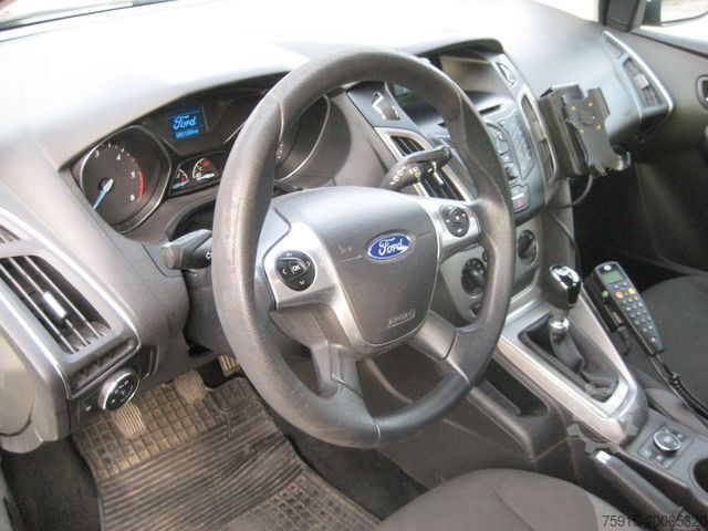 Feuerwehrfahrzeug FORD Focus Kombi Einsatzfahrzeug KdoW / ELW *TÜV NEU*