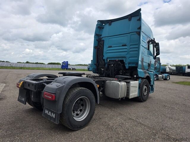 Trattore stradale standard MAN 18.470 TGX XXL Unfall, Retarder, 2 Kreis Hydr.