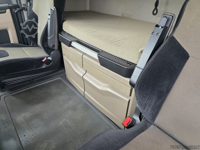 Trattore stradale standard MAN 18.470 TGX XXL Unfall, Retarder, 2 Kreis Hydr.
