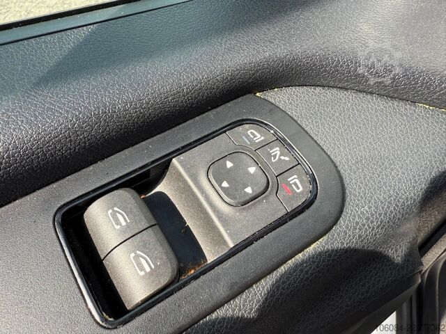 Minibus MERCEDES-BENZ Sprinter 517 Transfer 45 LL 19 +1 Tremonia