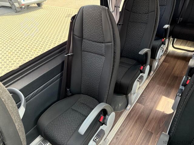 Minibus MERCEDES-BENZ Sprinter 517 Transfer 45 LL 19 +1 Tremonia