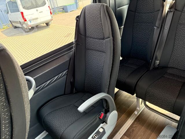 Minibus MERCEDES-BENZ Sprinter 517 Transfer 45 LL 19 +1 Tremonia