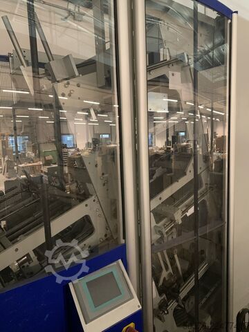 Ligne de traitement entièrement automatisée pour boîtes en carton rigide jusqu'à 400 cycles/heure Kolbus fully equiped BoxLine SW series