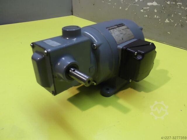 Motor de engrenagem 0,1 kW 4,2 rpm Groschopp DM90-60