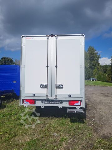 Transporter z walizką MAN TGE 3.180 Koffer mit Schlafbett