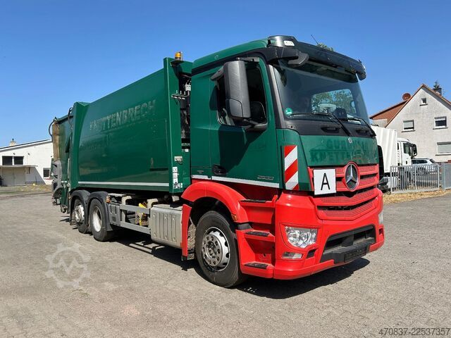 Çöp kamyonu MERCEDES-BENZ 2533 / Faun VarioPress 524 + Schüttung