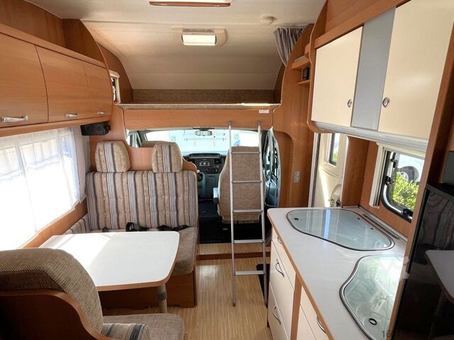 Alkoven karavan LMC Breezer A 664G - Etagenbetten - Klima - Tempomat