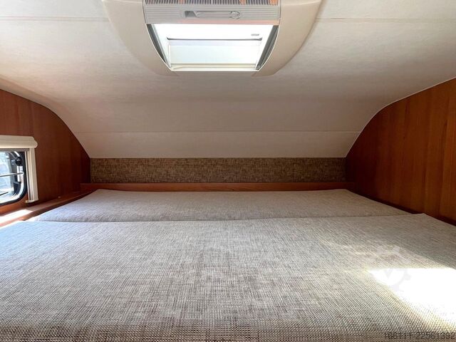 Alkoven karavan LMC Breezer A 664G - Etagenbetten - Klima - Tempomat